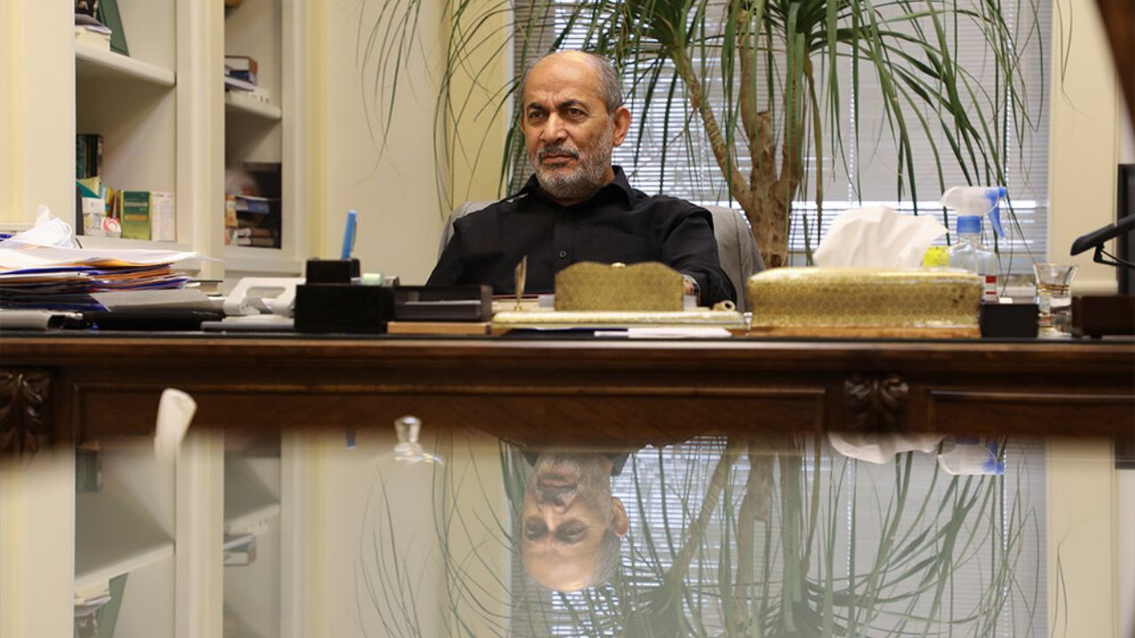 وقتی سپاهی از سپاه خارج شد که دیگر سپاهی نیست / ما در قانون مساله رجل سیاسی و مذهبی را داریم نه مَرد سیاسی و مذهبی