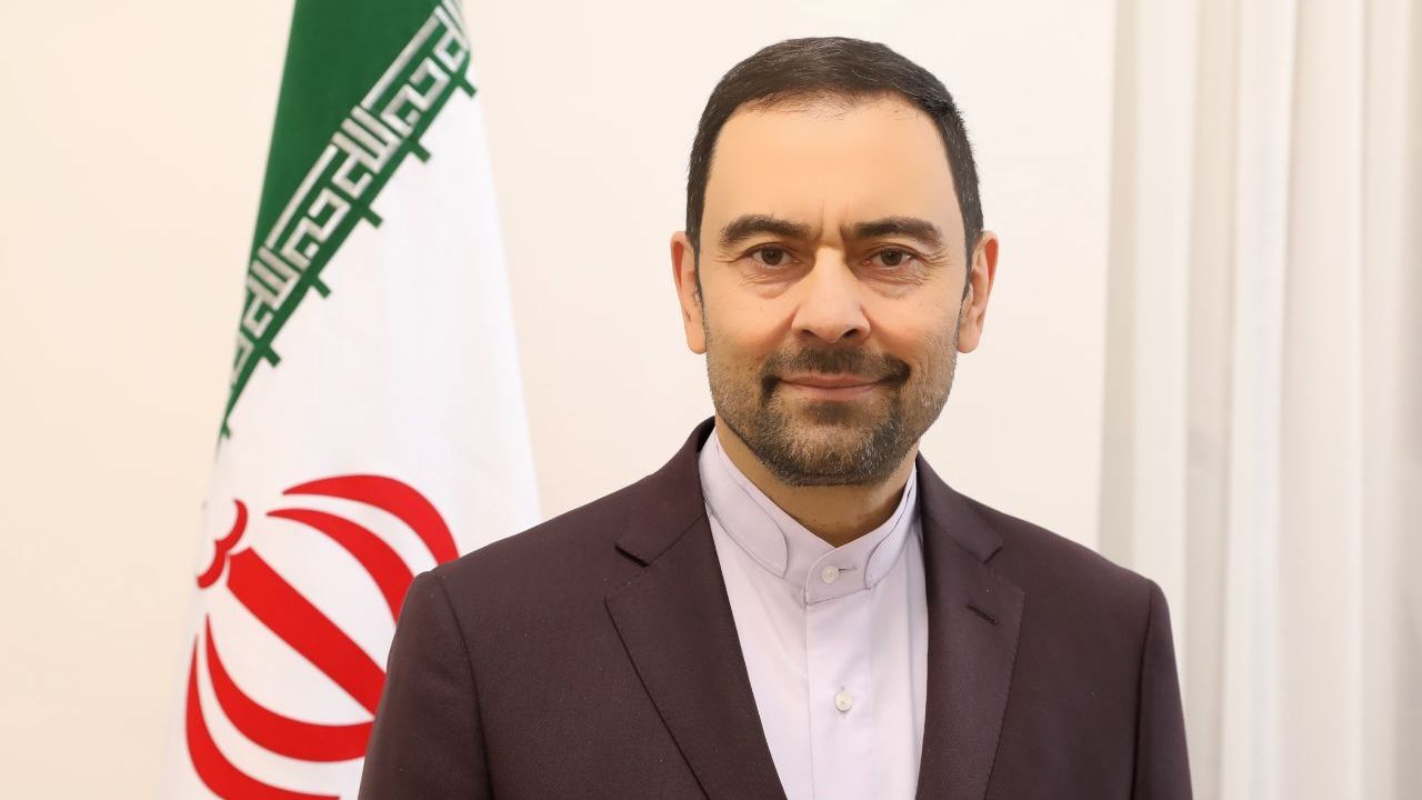 جامعه نخبه ایرانی خارج از کشور سرمایه‌های ملی هستند