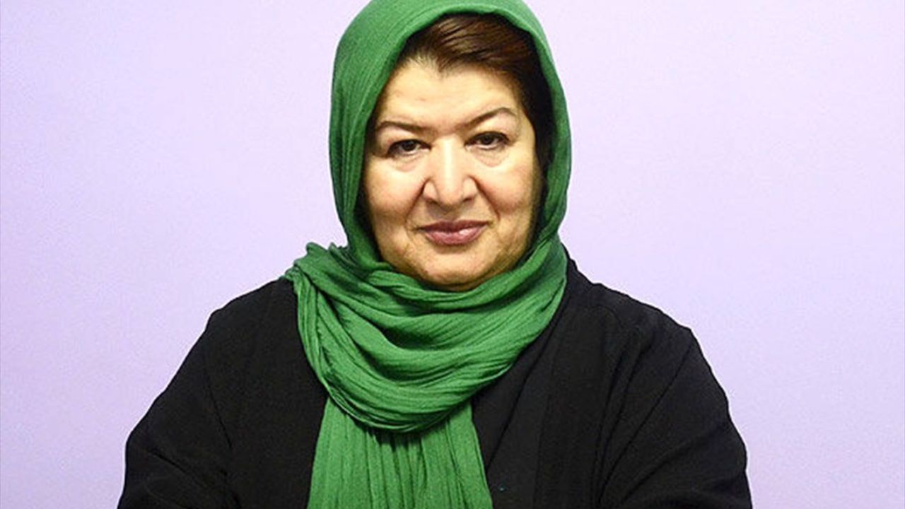 با برگزاری جشنواره جهانی فجر مخالفم