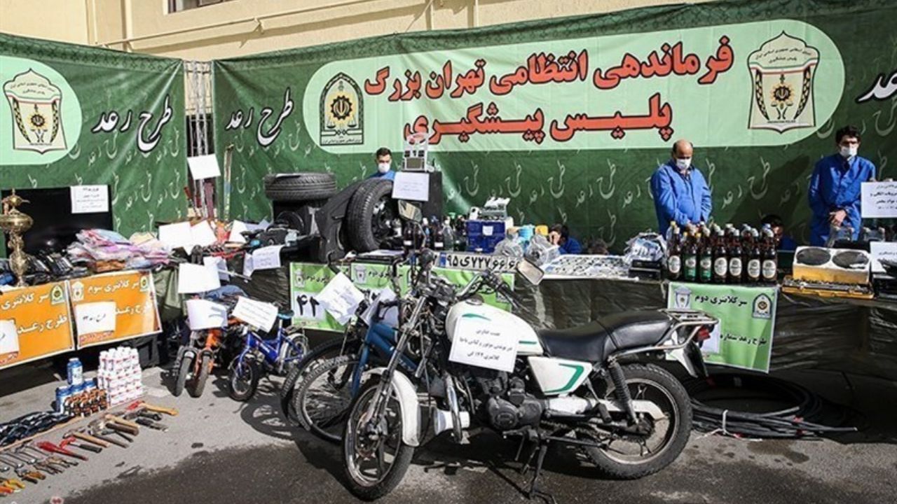 غصب عنوان مأمور قلابی با استفاده از موتورسیکلت پلیس!