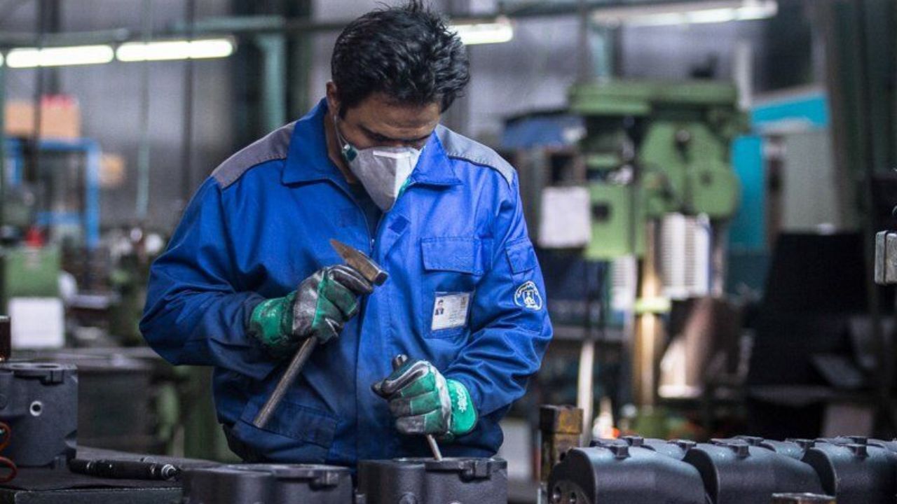 مشکل بزرگ جمعی از تولیدکنندگان نبود نیروی کار جوان است/ برخی جوانان تن به کار نمی دهند