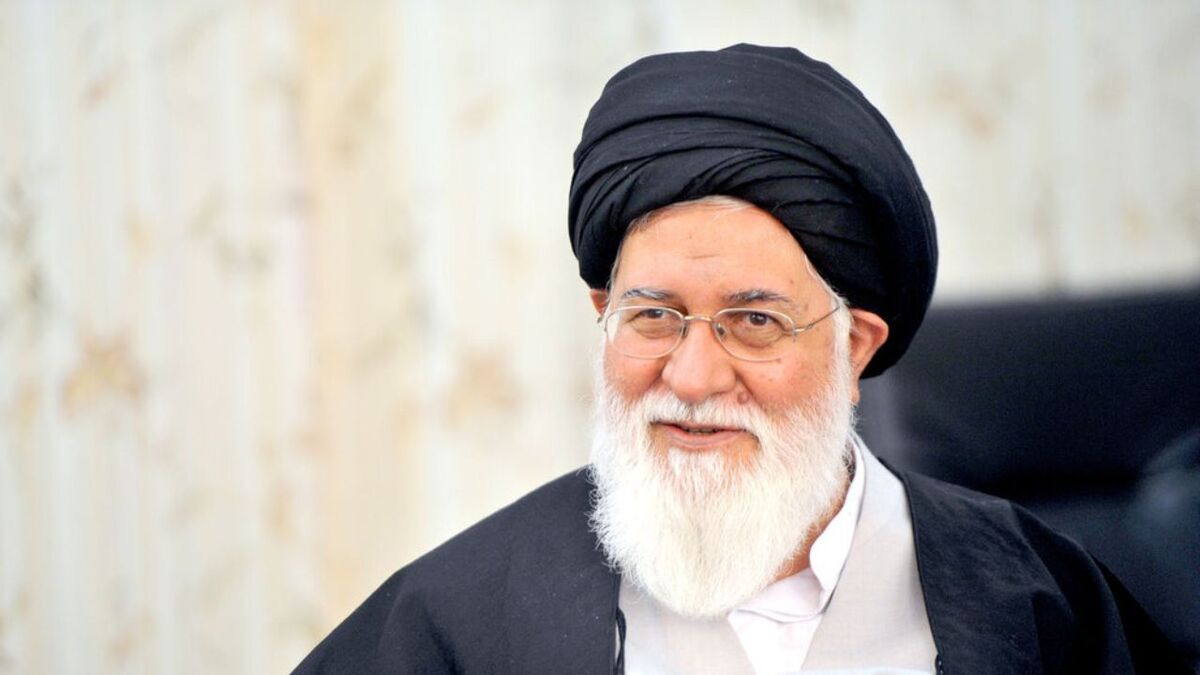 علم‌الهدی خطاب به ظریف: میدان نگذاشت یا شما عرضه نداشتید دیپلماسی را پیش ببرید؟/ جریان‌های فتنه انگیز سرکوب شود/ در حرم امام رضا(ع) وسیله گناه نشوید