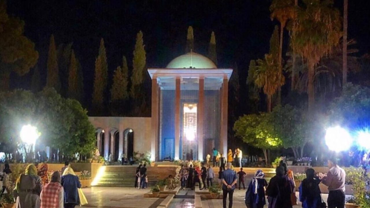 «فارسی» از پیش‌رفته‌ترین زبان‌های دنیاست/ راز دل‌نشینی کلام «سعدی»