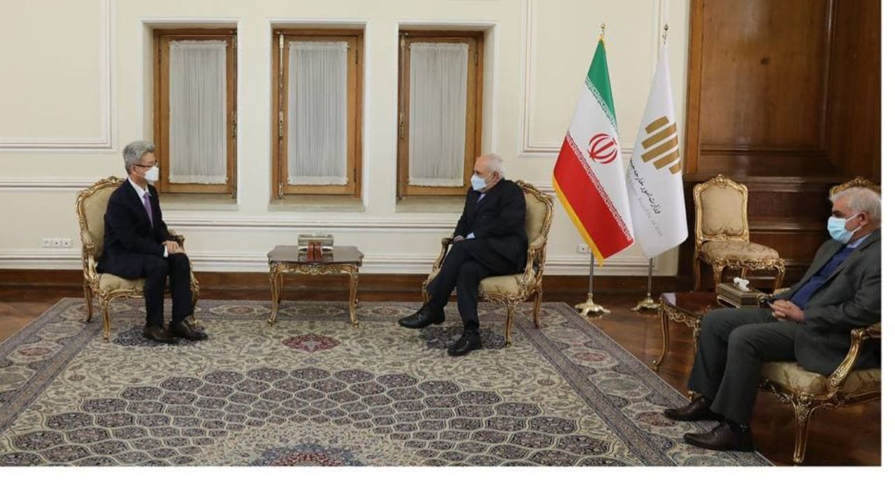 خداحافظی سفیر کره جنوبی با ظریف در پایان دوره کاری خود در ایران