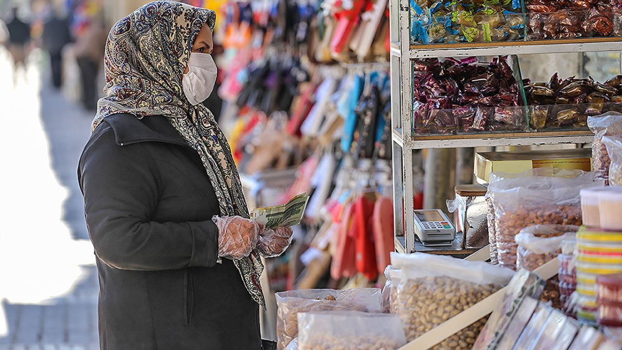 افزایش قیمت‌ کالاهای اساسی همچنان ادامه دارد