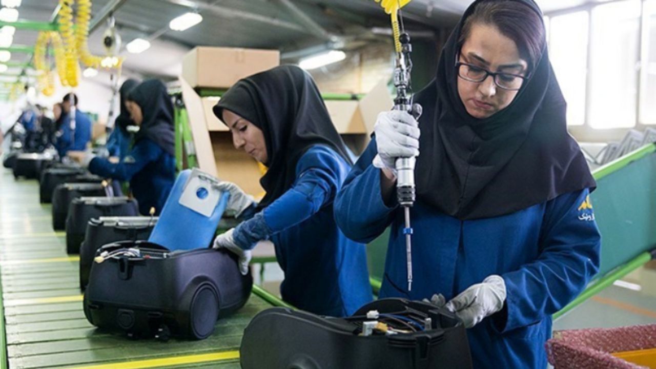 از دادن سهام شستا به بازنشستگان تا وام های خرد به زنان کارآفرین