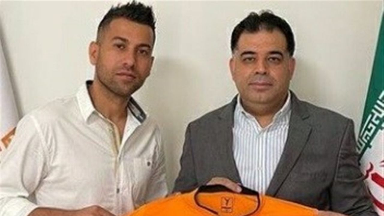 بازیکن مغضوب شمسایی نارنجی‌پوش شد/ تمدید قرارداد فخیم و صمیمی با مس سونگون