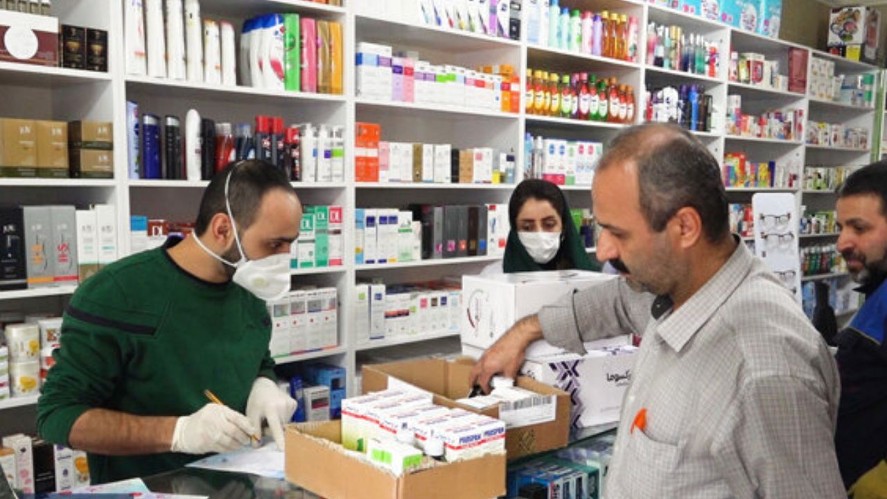تعداد داروخانه‌های کشور برای تسهیل دسترسی مردم افزایش یابد