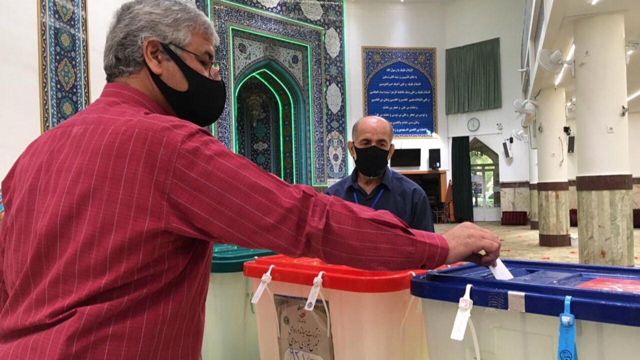 دلیل کاهش مشارکت، «تاکسیدرمی» سیاسی است