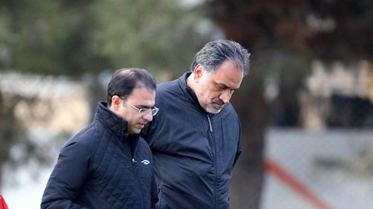 تجمع استقلالی‌ها مقابل مجلس/ هواداران شعار اخراج مددی سر دادند