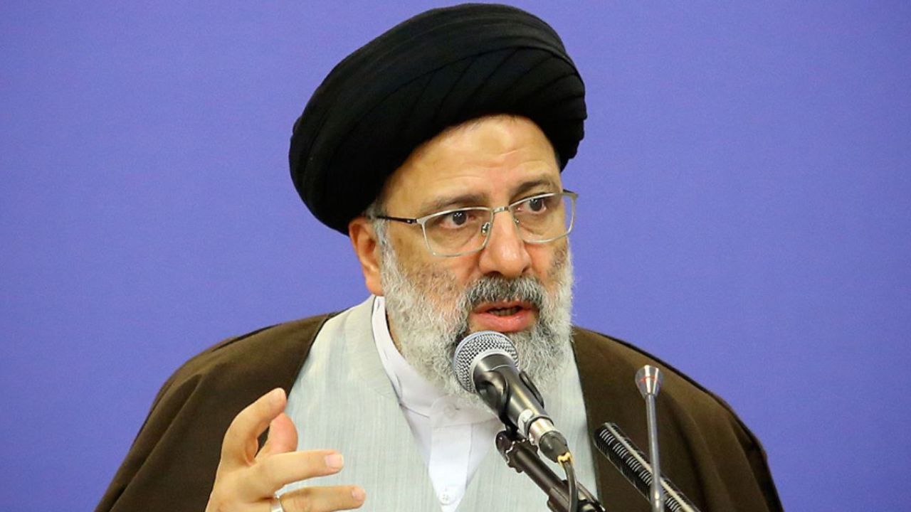 نخستین گفت‌وگوی تلویزیونی رئیس‌جمهور منتخب از حرم مطهر رضوی