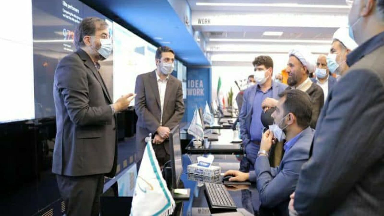 بازدید جمعی از نمایندگان مجلس از مرکز مانیتورینگ پلتفرم‌های دیجیتال همراه اول