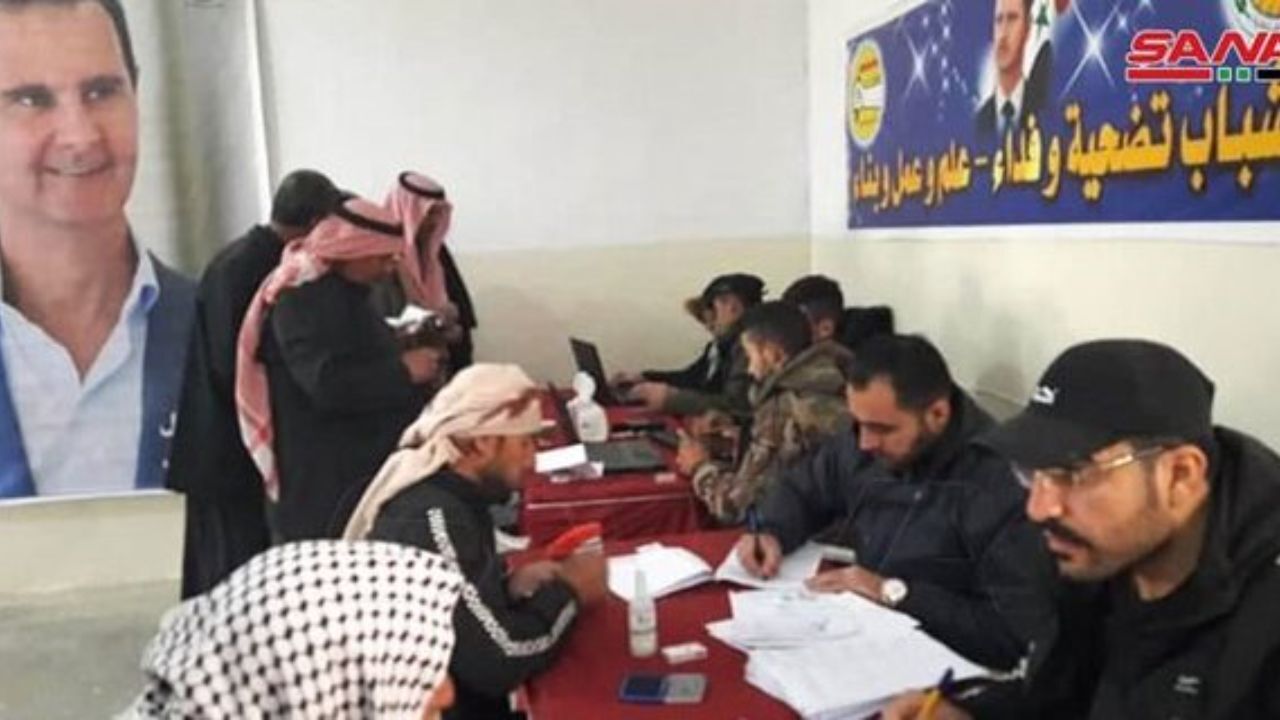 آغاز روند حل‌ و فصل در شهر «البوکمال» سوریه در میان استقبال صدها فرد مسلح