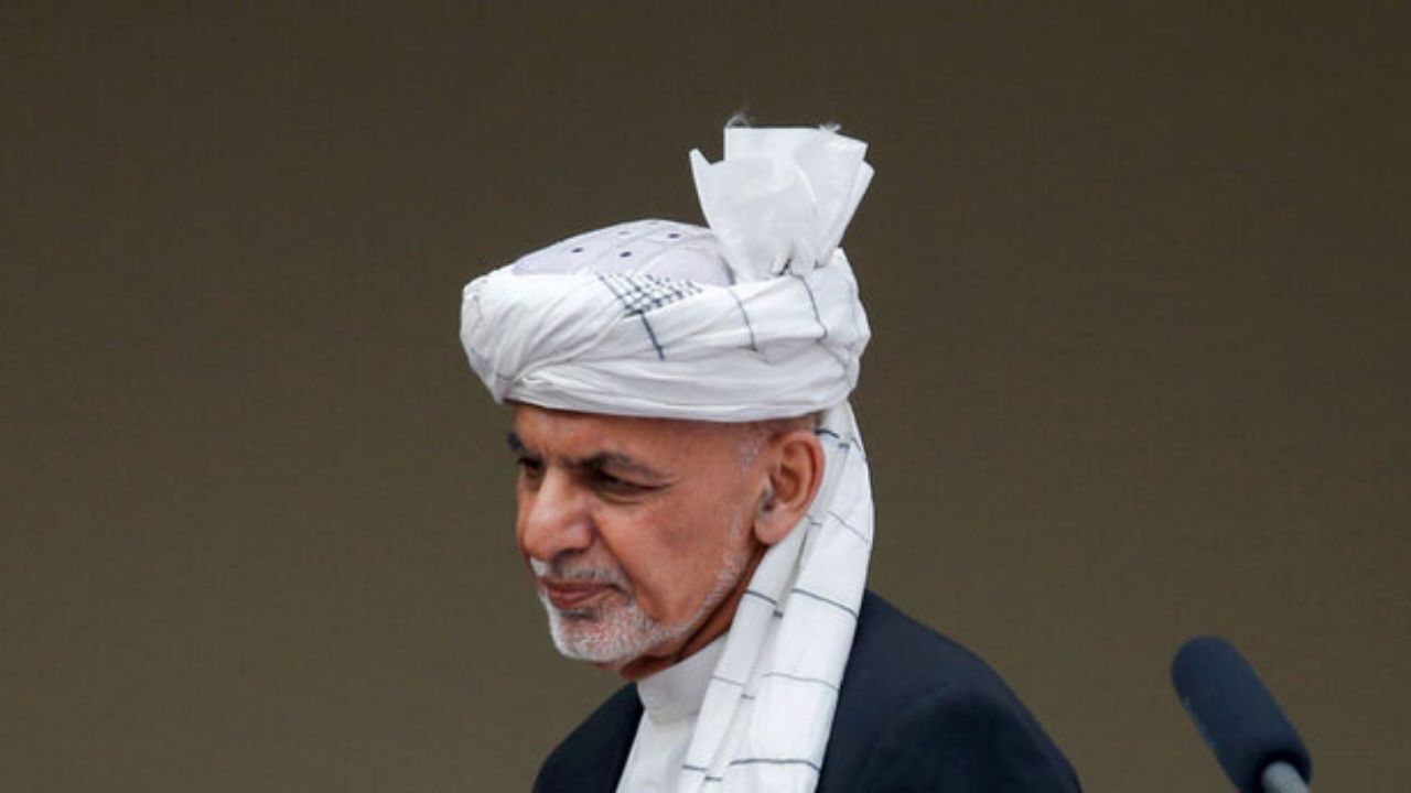 تماسی از پاکستان باعث شد غنی از کابل برود