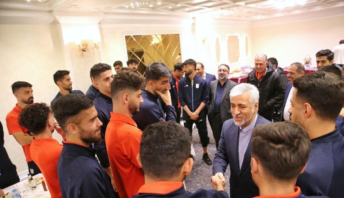 چه کسی به انگلیس گل می‌زند؟