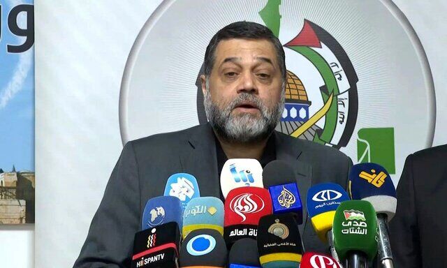 اسامه حمدان: سلاح مقاومت حق مشروع است