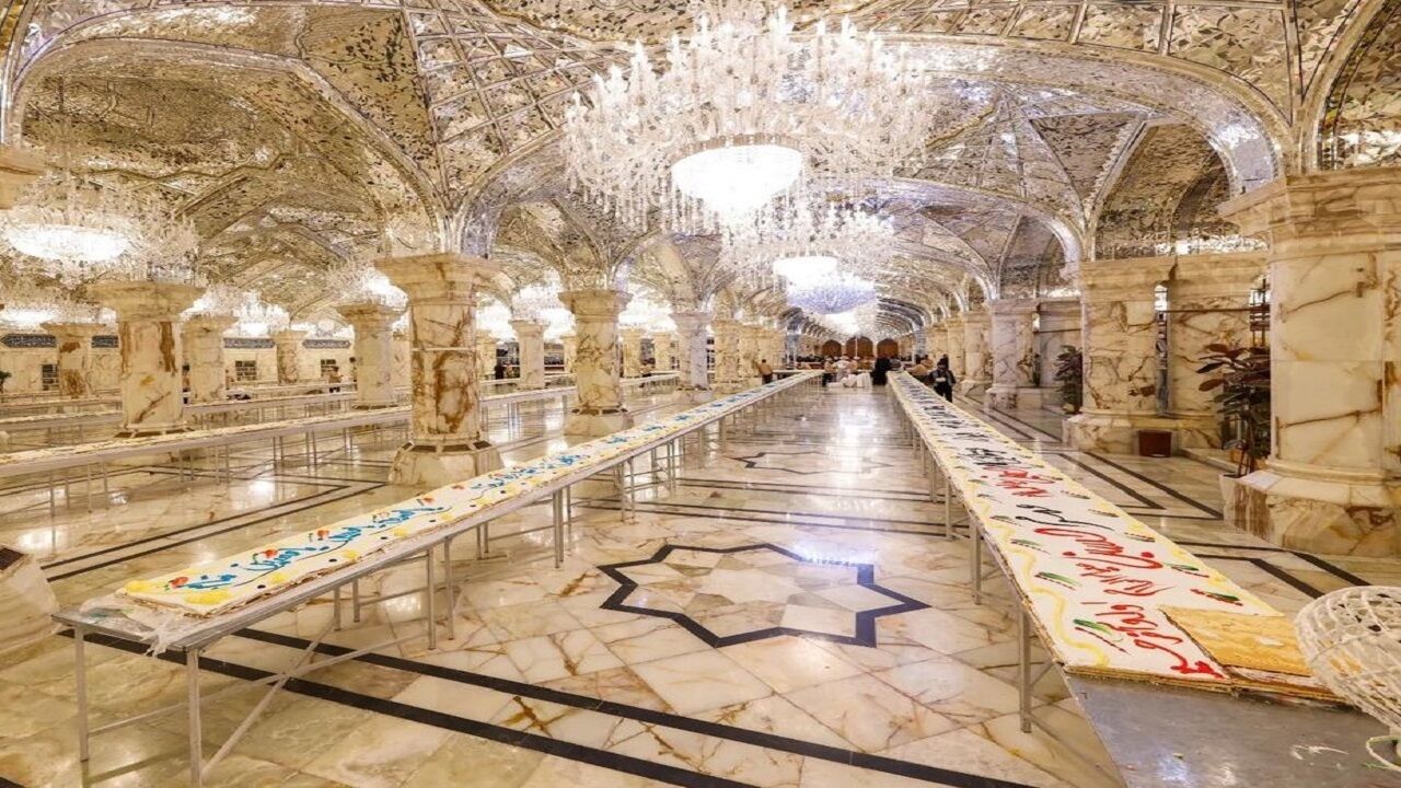کیک جشن غدیر در حرم مطهر امام علی(ع)  + عکس