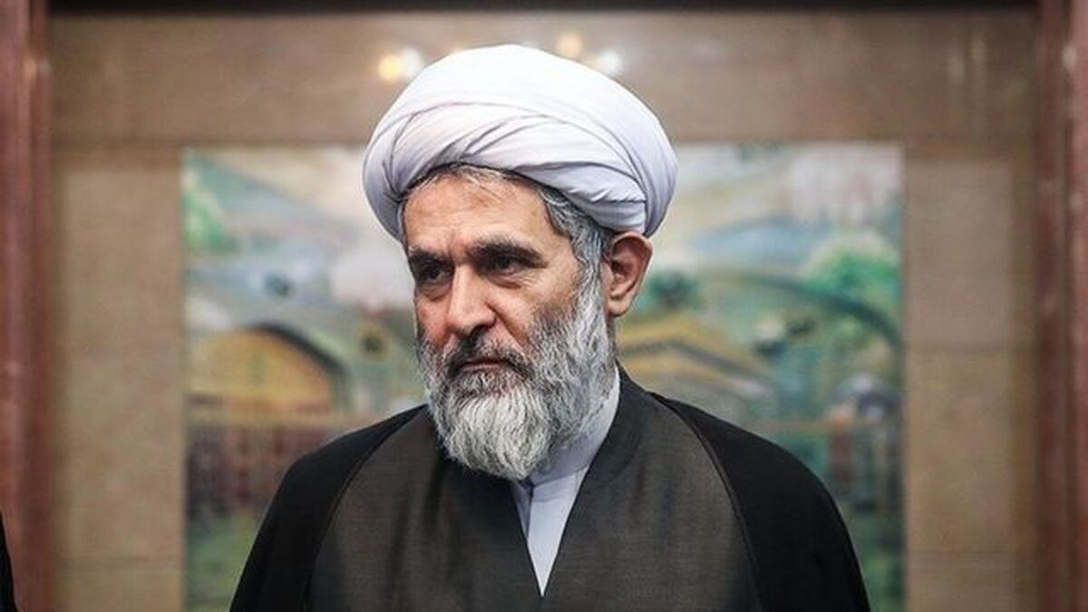 برخی از توده‌‌ای‌های بازداشتی می‌گفتند سال ۵۴ کاگ‌ب گفته بود شاه سقوط می‌کند
