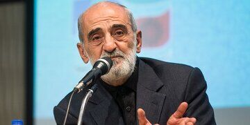 حسین شریعتمداری از نمایندگان مجلس شاکی شد؛ چرا نظر مراجع تقلید را درباره تعطیلی شنبه پرسیدید؟