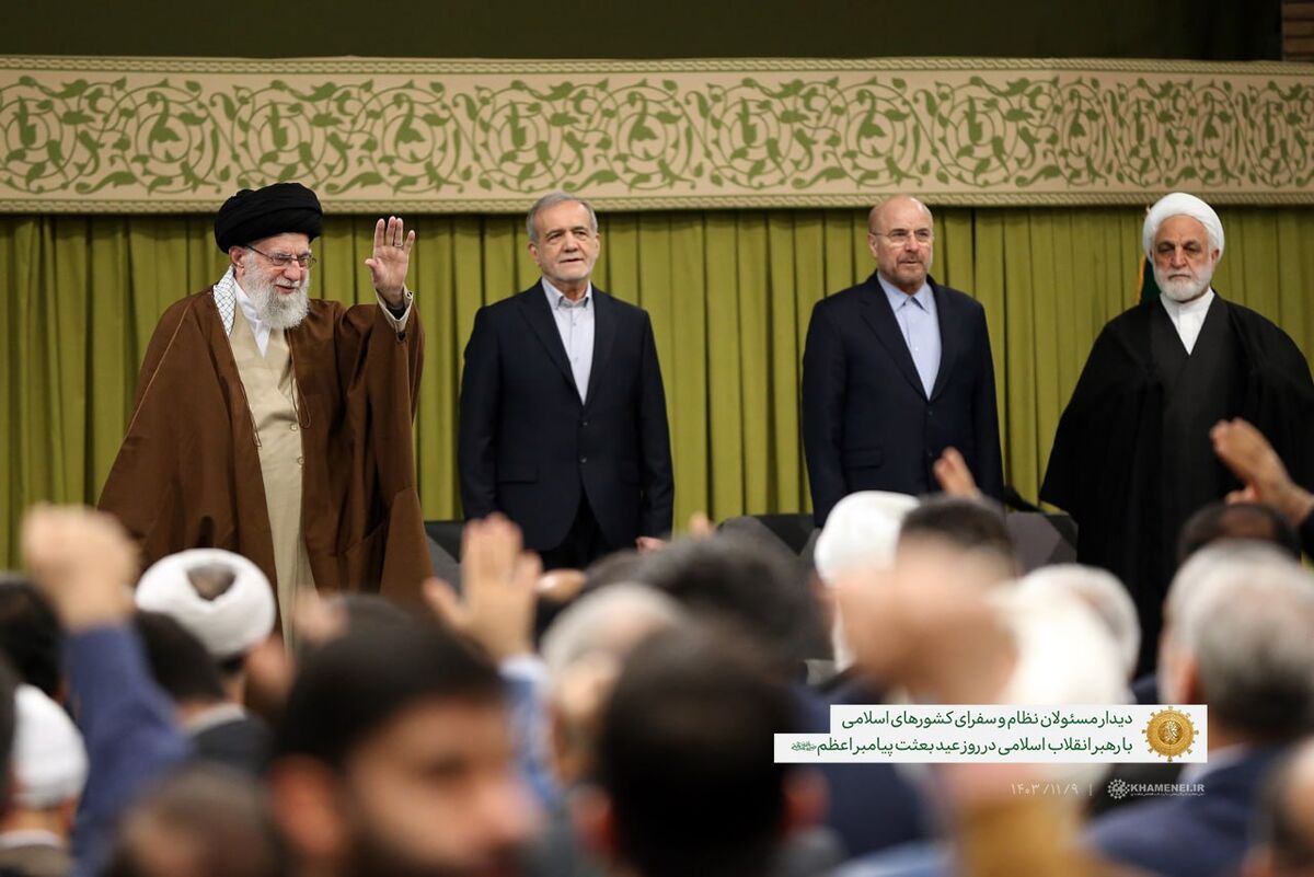 اعتماد گزارش داد: تفاوت شورای دفاع با شورای عالی دفاع در دوران جنگ ۸ ساله؛ چه کسی رئیس شورای دفاع می‌شود؟