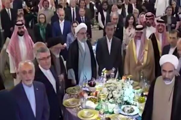 چرا مسئولان ایرانی در مراسم روز ملی عربستان شرکت کردند؟