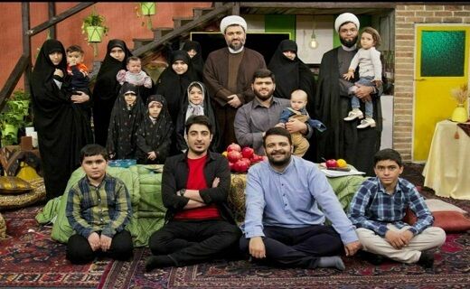 سوال از مسئولان صداوسیما: آیا خودتان از روحانی که ۱۳ فرزند دارد الگو گرفته‌اید که به عنوان الگو به جوانان معرفی می‌کنید؟