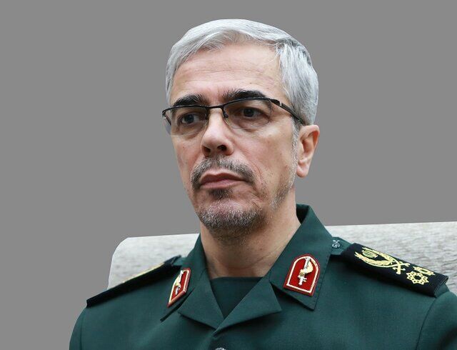 سرلشکر باقری: وابستگی به قدرت‌های بزرگ سرنوشتی جز ذلت به همراه ندارد