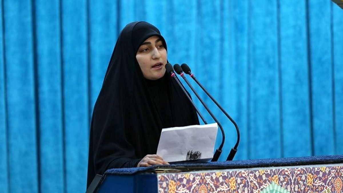واکنش زینب سلیمانی به آتش‌زدن پرچم ایران در یکی از دانشگاه‌ها
