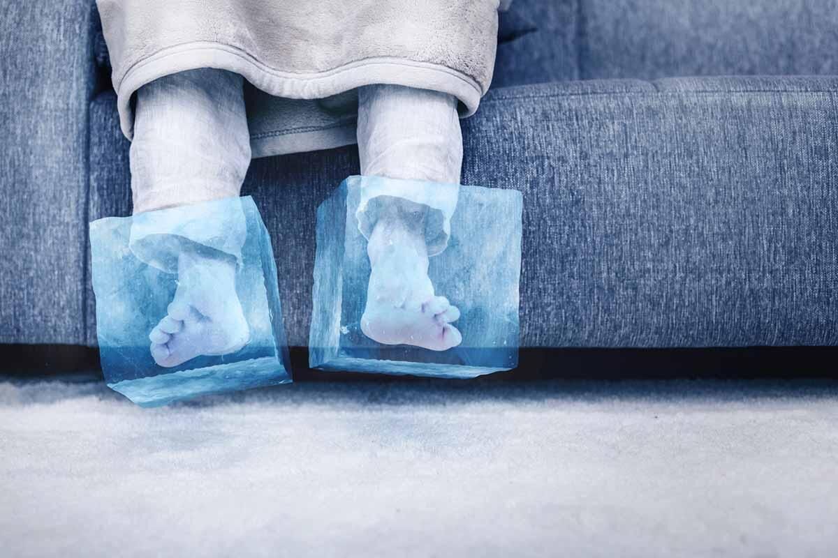 
علت سردی مداوم پاها چیست؟
