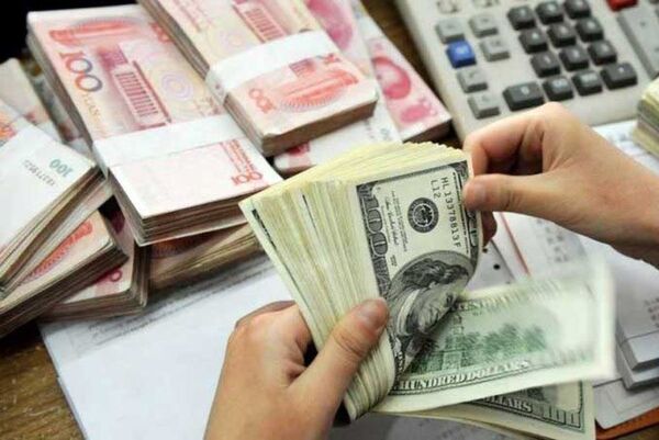 افزایش قیمت دلار در بازارهای غیررسمی بعد از حمله آمریکا به تاسیسات فردو، نطنز و اصفهان