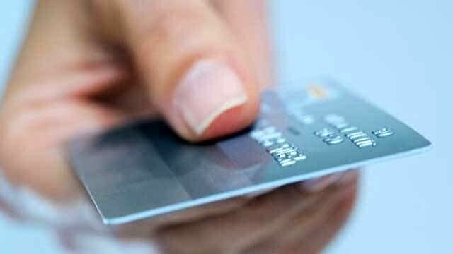 معاون وزیر نفت: استفاده از کارت بانکی برای سوخت‌گیری، در مرحله آزمایشی قرار داد