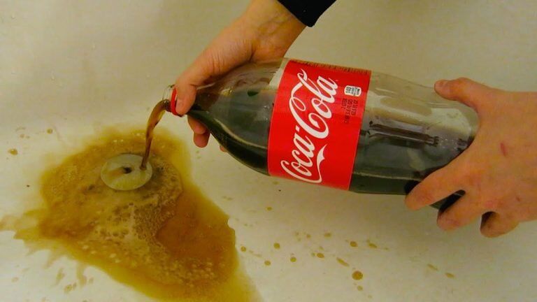 ۶ دلیل برای اینکه نوشابه گازدار نخورید