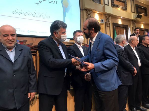 ایجاد اشتغال و مهارت آموزی برای جوانان