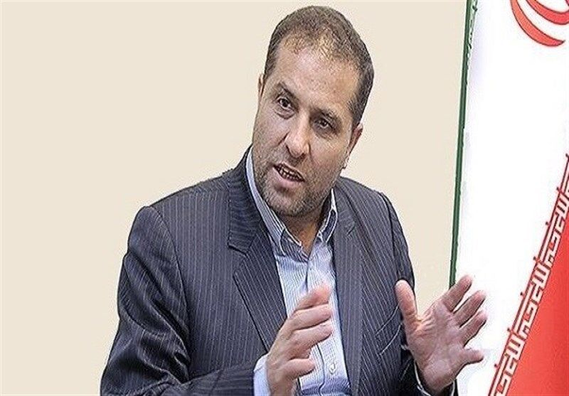 مجلس به دنبال گرانی نیست / دچار بازی سیاسی و قهرمان‌پروری نشویم