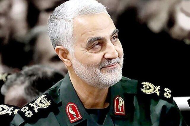عکس کمتر دیده‌ شده از سردار قاسم سلیمانی و رهبر شهید انقلاب