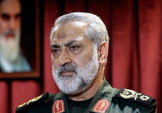 دشمن با جنگ نرم بدون خونریزی حجاب را از سر زنان و دختران جامعه ما برمی‌دارد