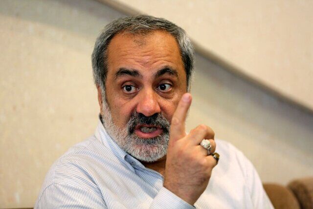 راهی را می رویم که  زمان پهلوی منتج به انقلاب شد/ انقلاب سفره‌ای شده که سر کَندن و بُردن بین مسئولان رقابت است