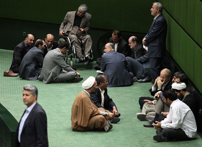 در چنین شرایطی که مجلس باید به تحقیق و تفحص از واردات ارز برای چای دبش بپردازد؛ به واردات اسب و اسپرم منجمد می‌پردازد!
