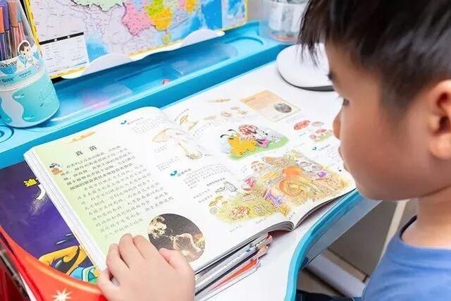 کتاب‌های انگلیسی باید متناسب با آداب و فرهنگ و رسوم ایران اسلامی باشد