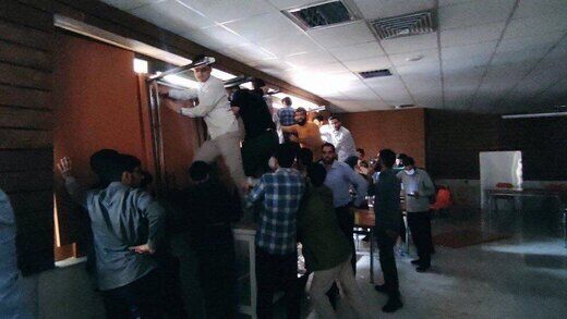 نامه بسیج دانشجویی به وزیر علوم؛ با رئیس دانشگاه شریف به دلیل عدم برخورد با اساتید و دانشجویان برخورد قاطع کنید