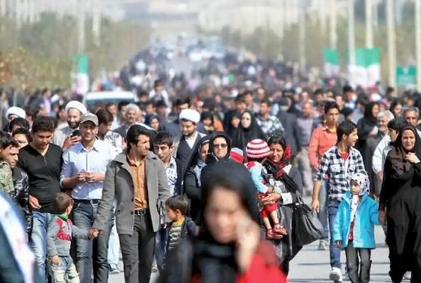 کاری به کار مردم نداشته باشید؛ خودشان می‌دانند چطور زندگی کنند