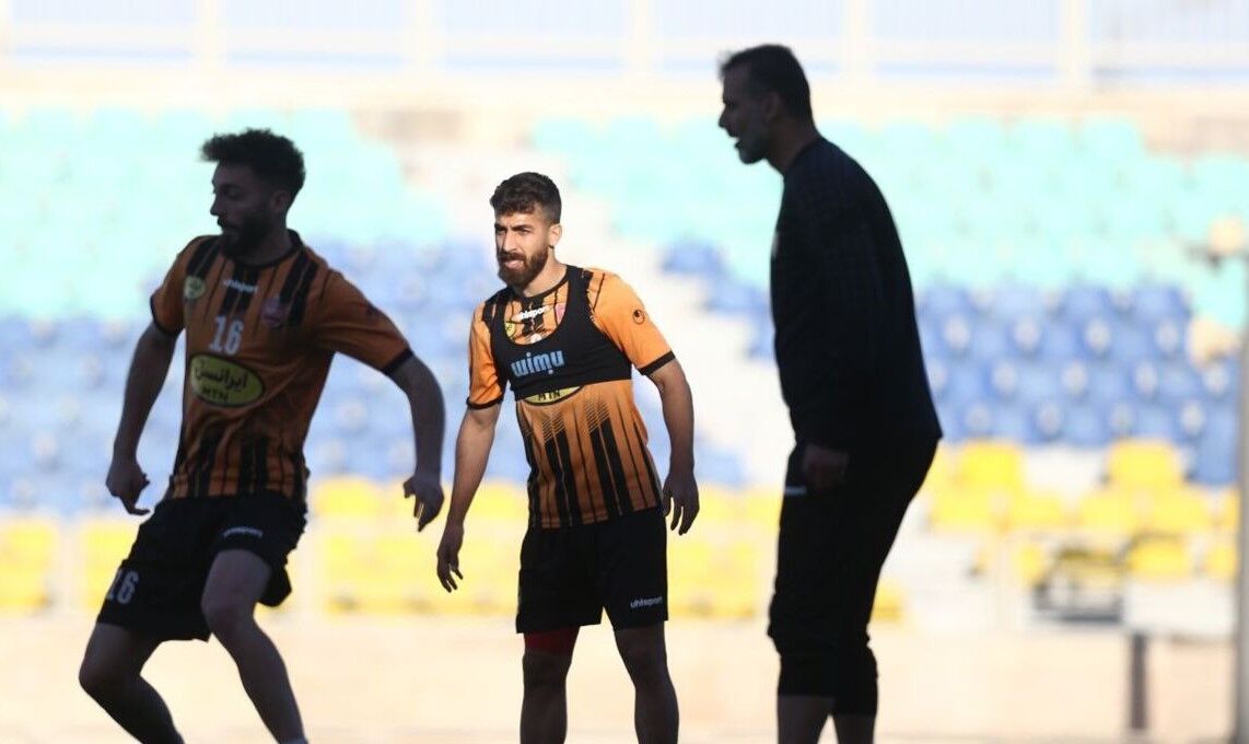 شوک به پرسپولیس؛ مصدومیت مدافع سرخ‌ها جدی است!