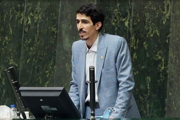 باید موضوع سهمیه بنزین برای خانوار را جدی گرفت