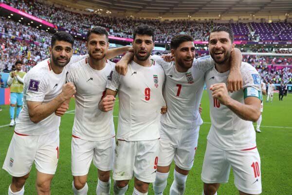 آزادی 30 زندانی دیگر توسط ملی‌پوشان فوتبال