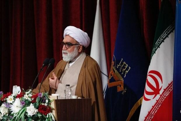 جوری دین را تبلیغ نکنیم که در مردم نفرت ایجاد شود؛ هر کاری نیاز به تخصص دارد