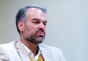 سوال نماینده مجلس از معاون اول رئیسی: دلیل تعلل سه هفته‌ای در ابلاغ مصوبه واردات خودروهای کارکرده چیست؟
