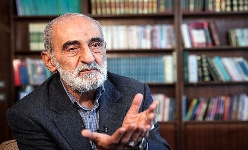 سرپوش گذاشتن بر تخلف نمایندگان در دریافت خودروی شاسی‌بلند به روش حسین شریعتمداری