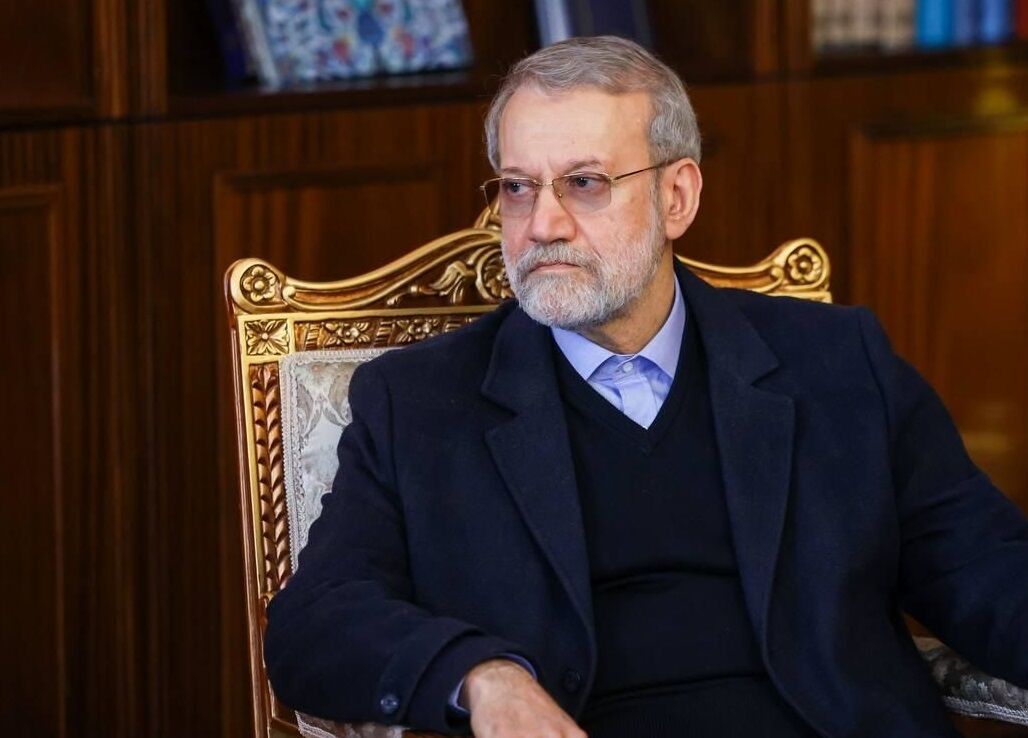 لاریجانی: به نفع آمریکا  است که در مسائل اقتصادی با ایران همکاری عادلانه‌ای داشته باشد
