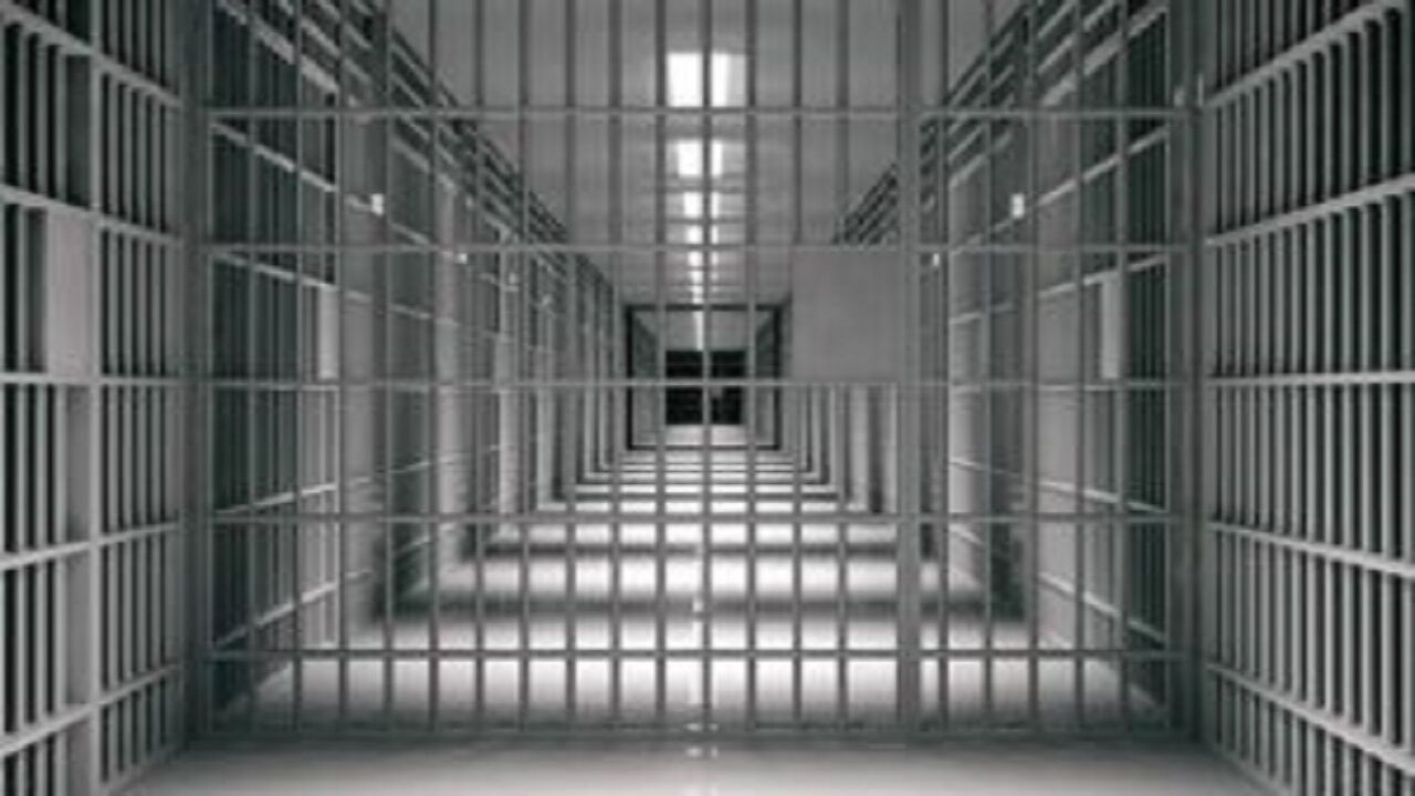 درخواست کمک پیرزن بی‌سرپرست برای آزادی فرزند