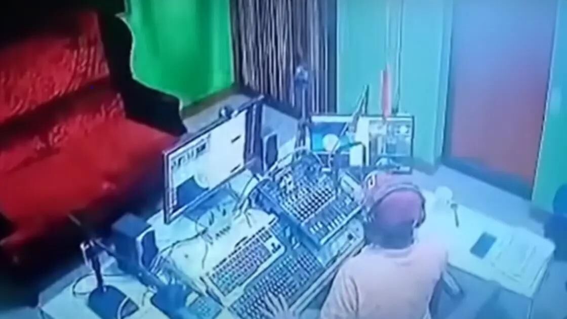 مجری را در برنامه پخش مستقیم به قتل رساندند + ویدئو